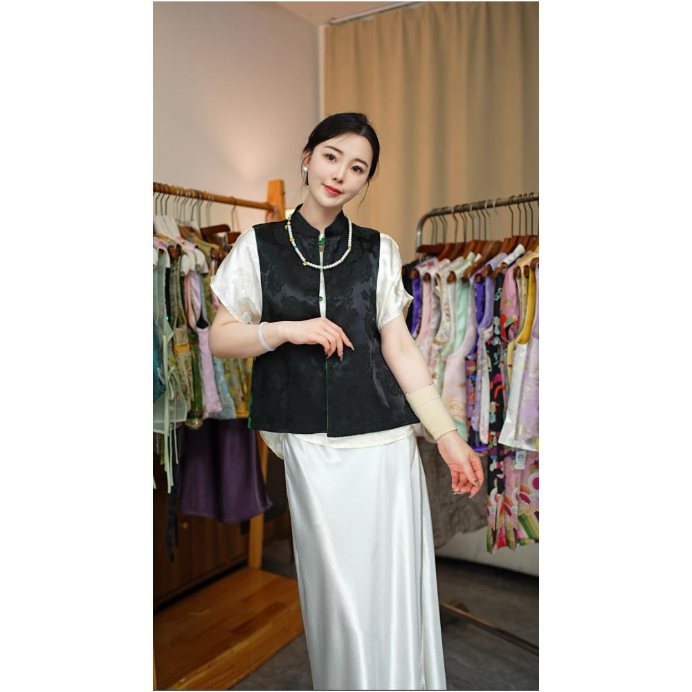 2025 New Chinese style Retro Jacquard Vest Summer New Style Stand up Collar Buckle Short Sleeve Chinese style Classical Top image 4