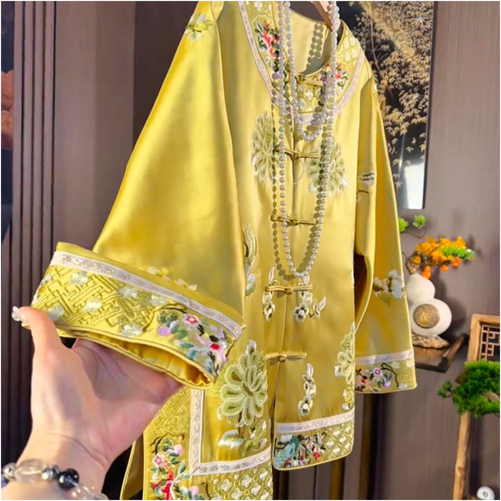 New Chinese Style Elegant Satin Embroidered Coat for Women in Autumn 2025 Large Round Collar Double Collar Plate Buckle Unique Top Trendy image 5
