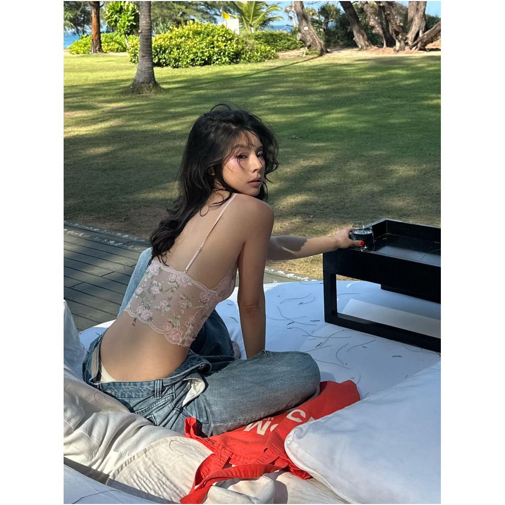 Turn up Chen Tuier Korean Girl s Tabloid French Rose Lace Low cut Camisole Tight Short Top image 2