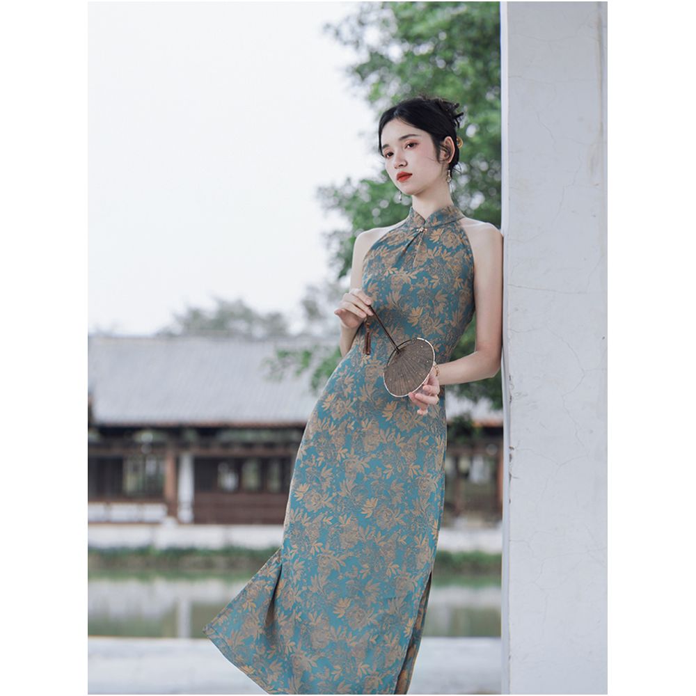 Pillow Dream Village Over the years the traditional Chinese style has been improved with retro jacquard patterns and a new Chinese style waist cinched sleeveless cheongsam dress image 53