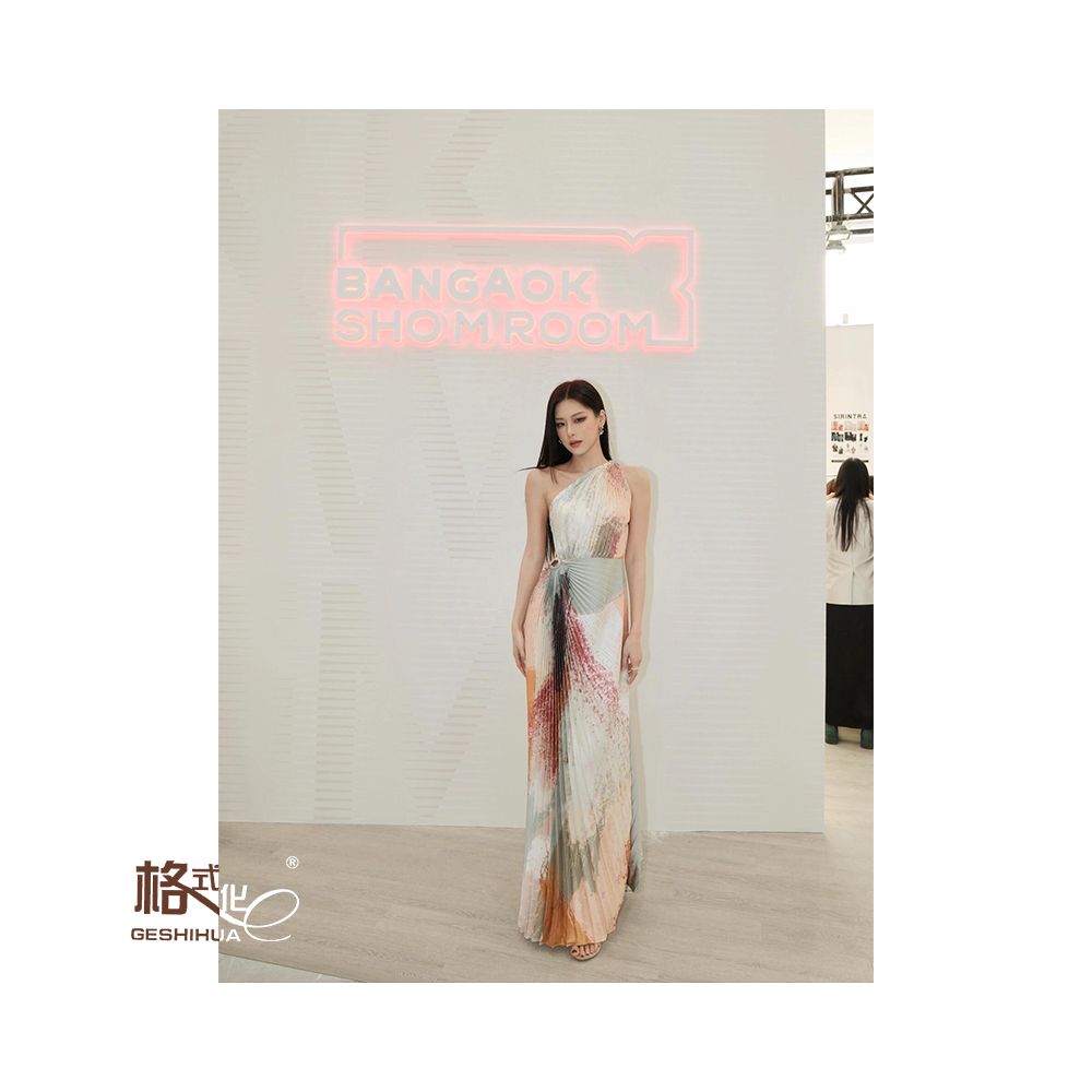 Painting ink painting hollow out pressed pleats slanted collar single shoulder suspender skirt artistic sense exhibition of three house style pleated dress image 10