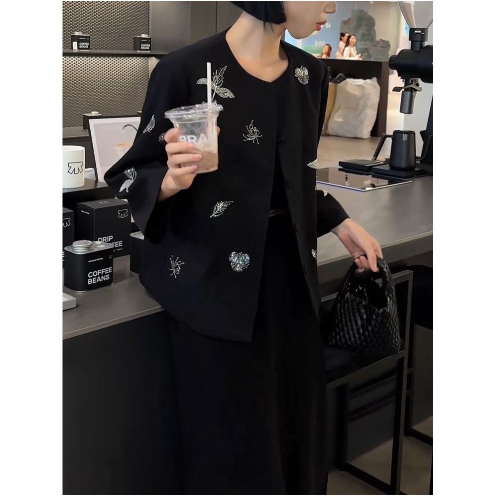 Advanced sense of fashion temperament black exquisite embroidery long sleeved jacket women s autumn new design chic top trendy image 4