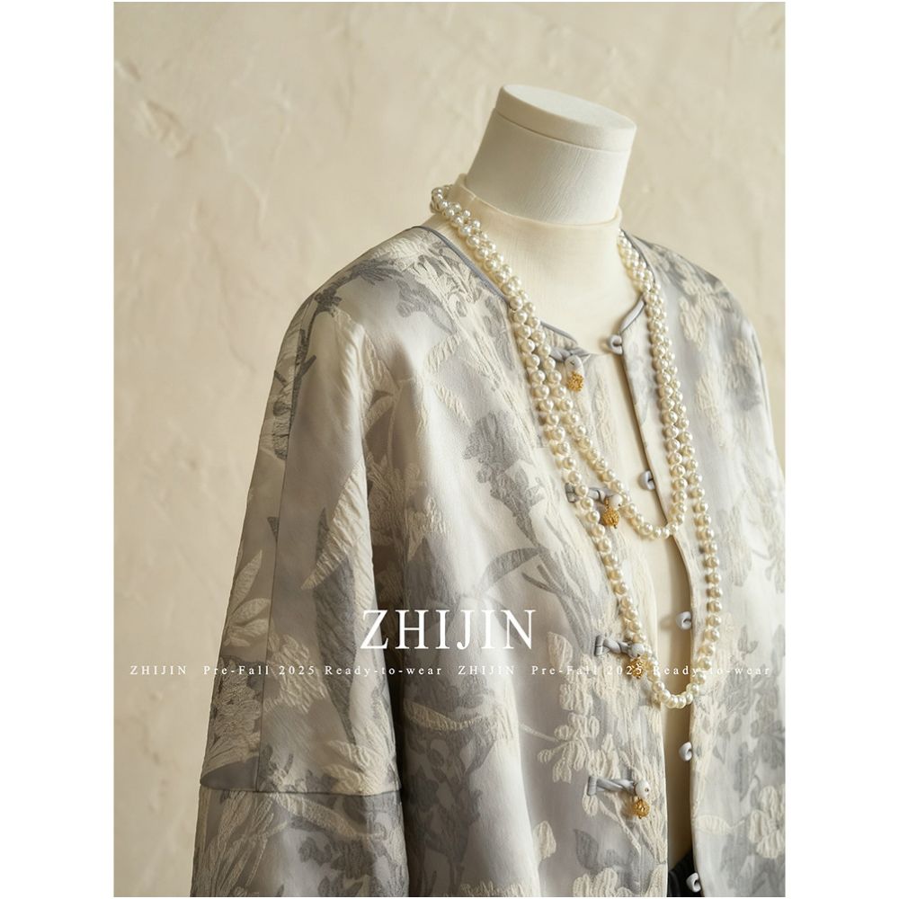 Beautiful young style new Chinese jacket autumn and winter satin jacquard exquisite top high end Chinese style women s clothing 2025 new style image 3