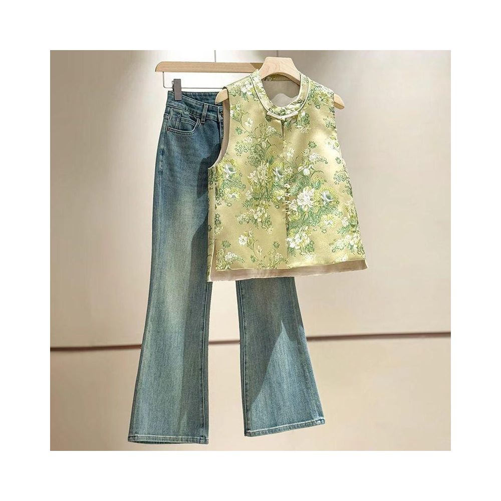 2025 Hot Selling Retro Style Jacquard Tang Style Vest with Chinese Fold Buttons New Chinese Style Top for Petite Figures image 2