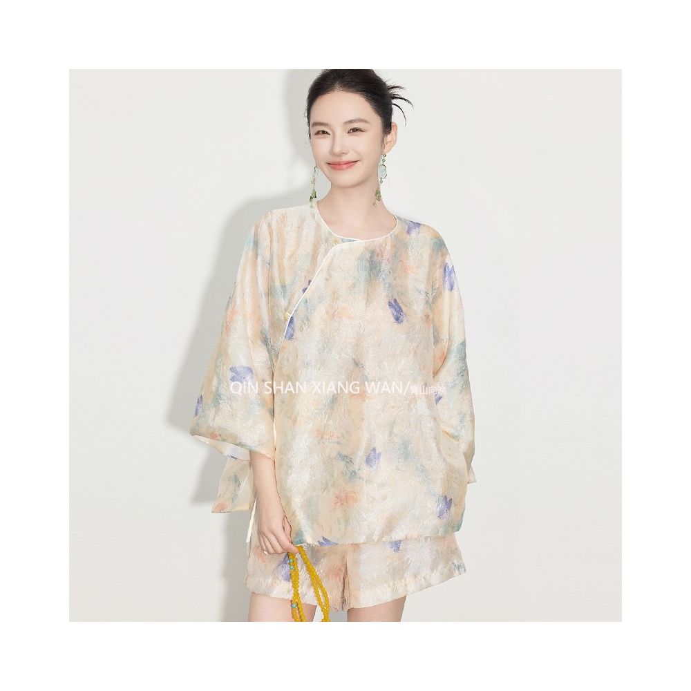 Fengxin Summer Light Chinese Style New Chinese Style Aging Jacquard Top Exquisite Western Style Loose Shorts Two Piece Set image 1