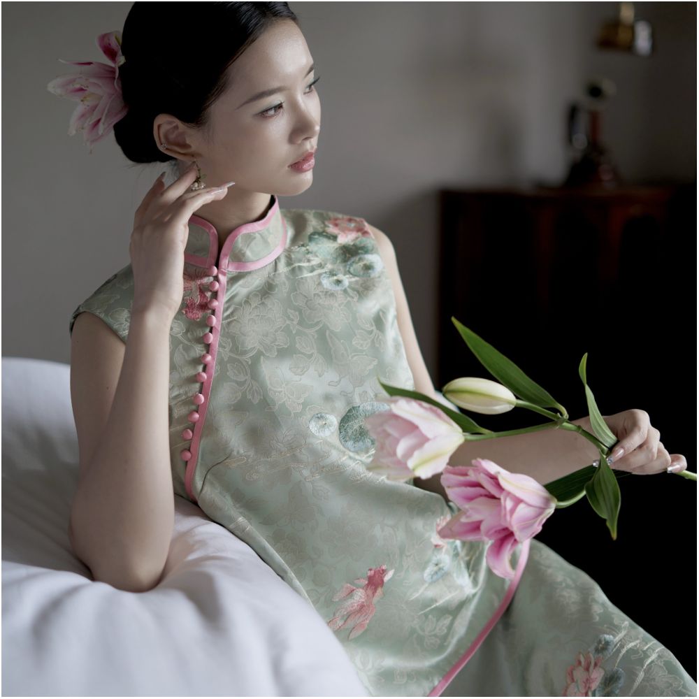 Journey J Original Chinese Style New Chinese Lotus Leaf Embroidered Cheongsam Set Dress Mint Green Vest image 0