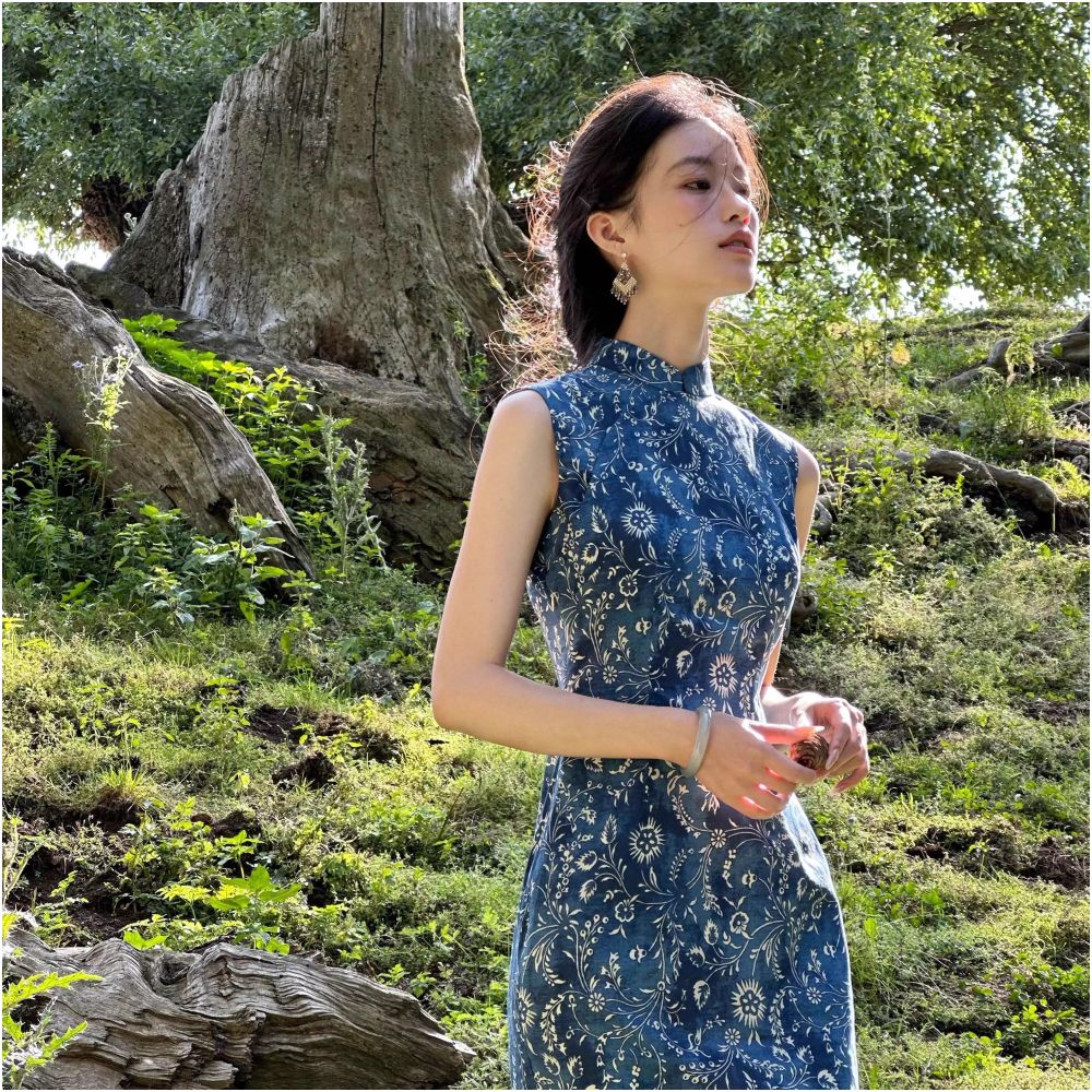 Ti Ti smoked blue Hong Kong style retro sleeveless improved long cheongsam Chinese style long skirt temperament dress image 0