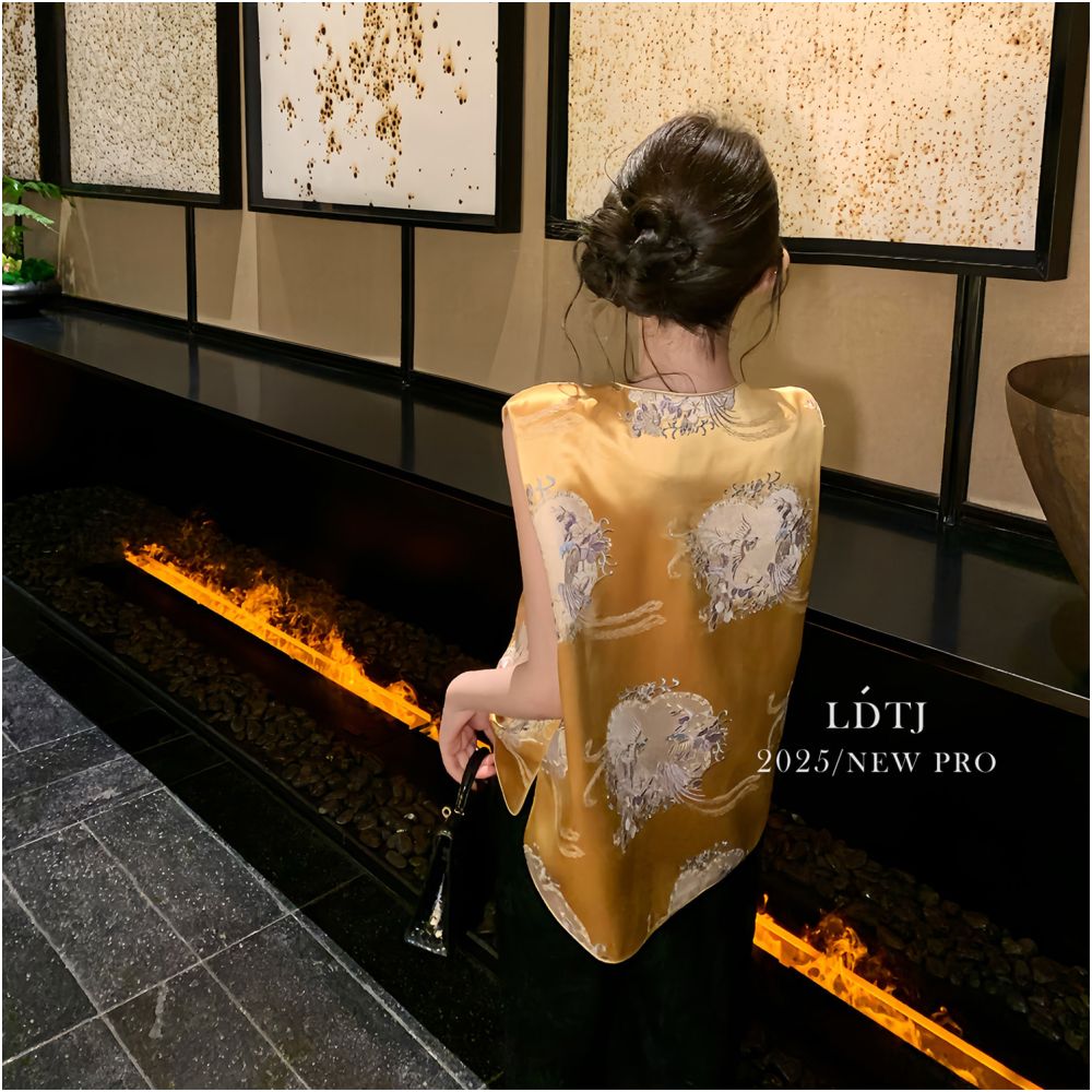 LDTJ High Deposit Lingqi Yunqiu Chinese Heavy Industry National Style Acetic Acid Embroidered Luxury Pan Button Vest Top for Women image 0