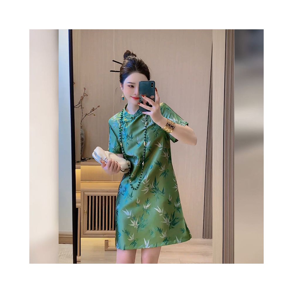 New Chinese style green improved cheongsam dress for women in summer short and high end exquisite temperament dress image 2