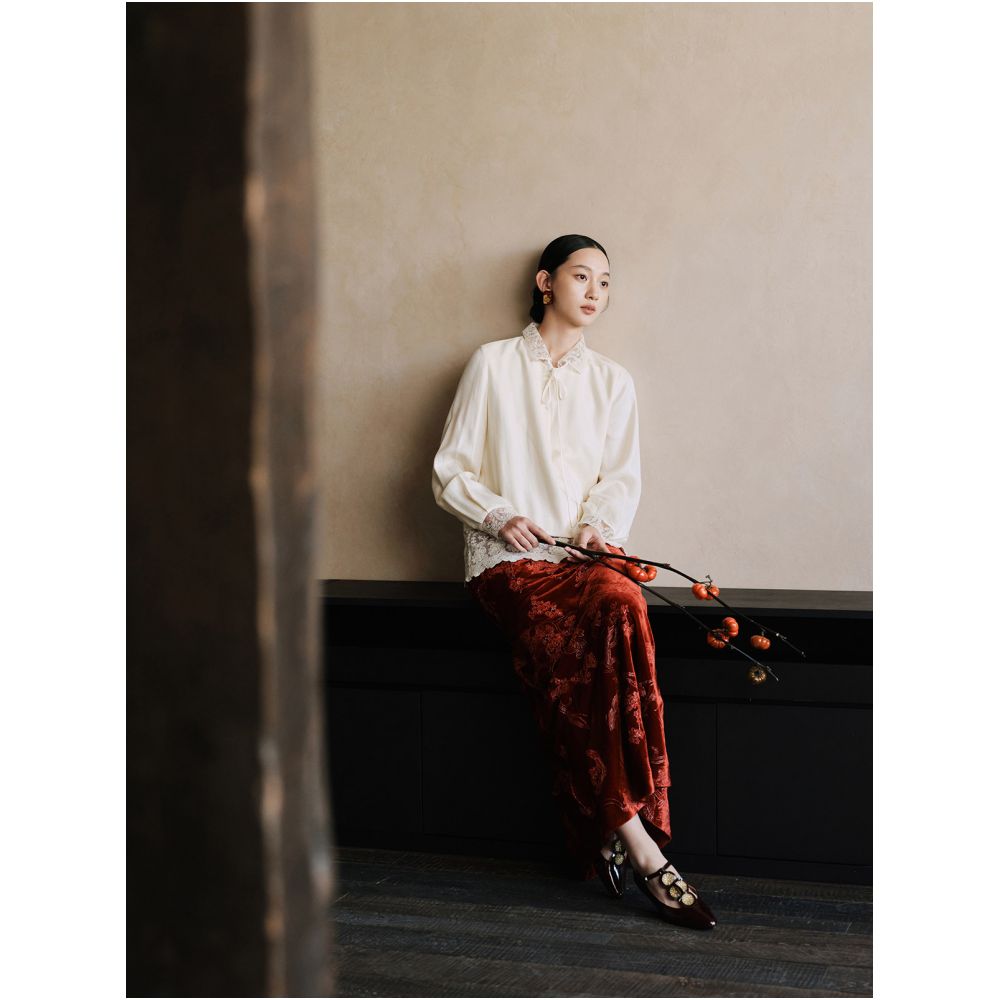 Nian Twelve will drink embroider silk velvet red micro fish tail long skirt with slits and create a new Chinese style half skirt image 2