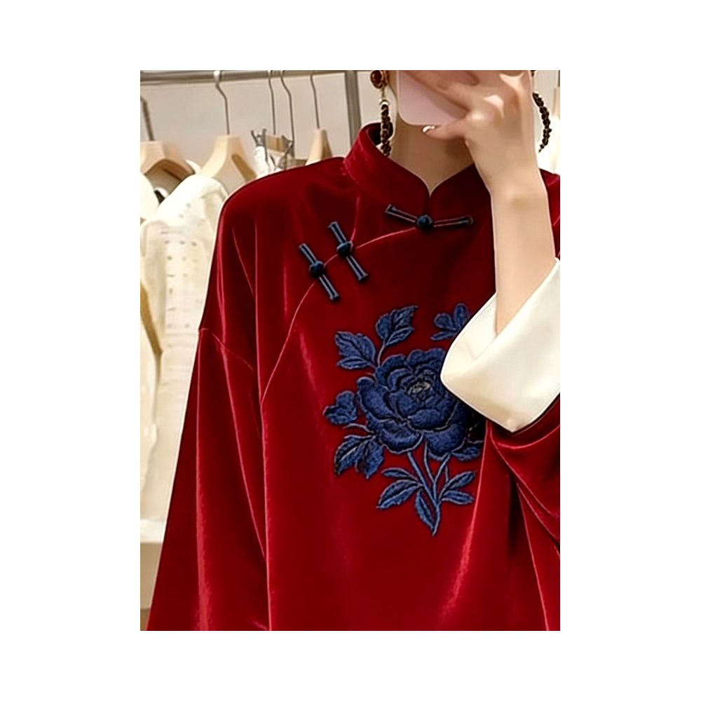 New Chinese style stand up collar velvet fashionable western style top for women red long sleeved with buckle light luxury and high end feeling 2026 new style image 2