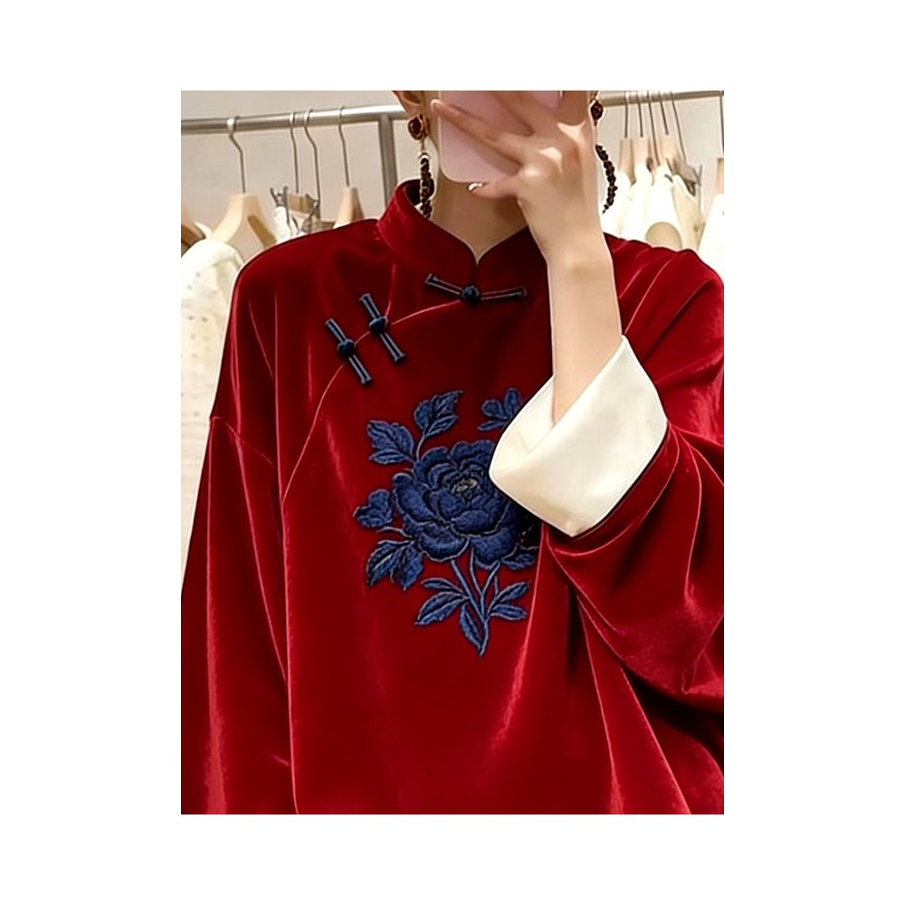 New Chinese style stand up collar velvet fashionable western style top for women red long sleeved with buckle light luxury and high end feeling 2026 new style image 3