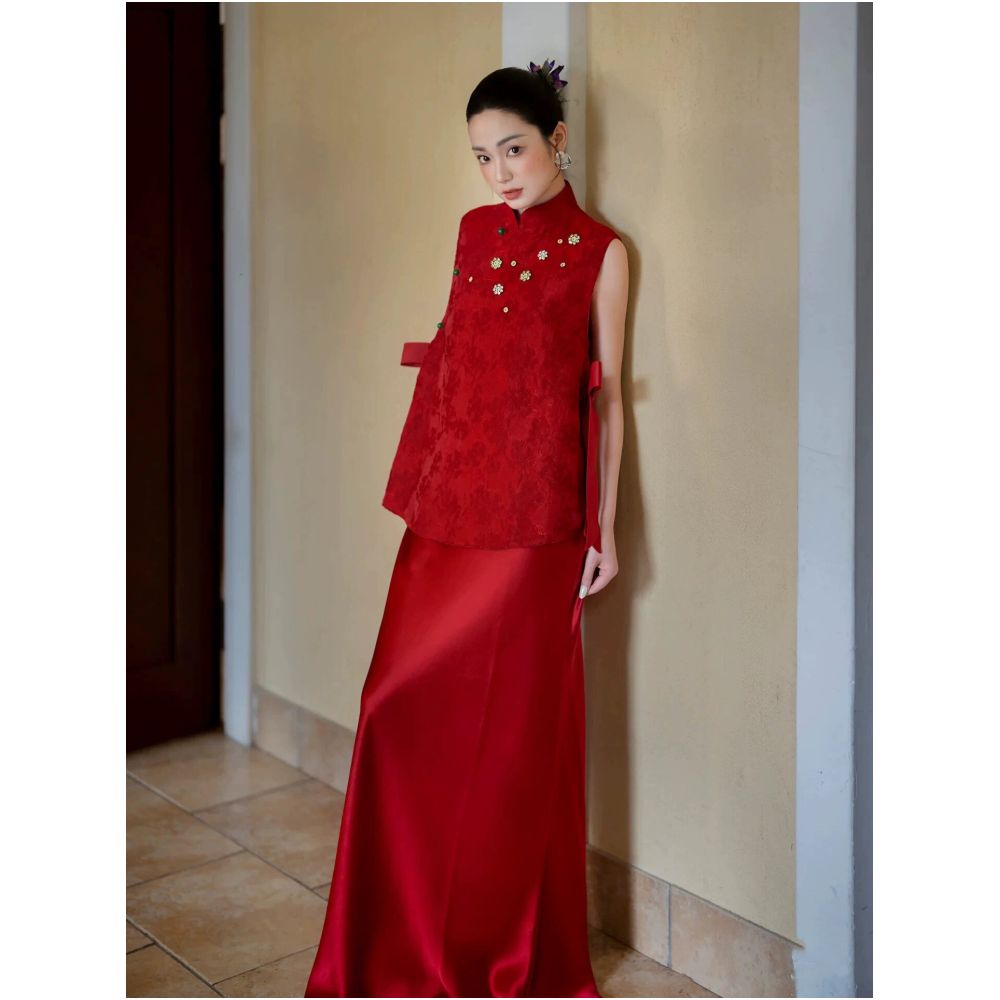 Jinhe Morning Robe Female Bride New Chinese Retro Cheongsam Toasting Dress Red 2025 New Engagement Morning Photography Dress image 3