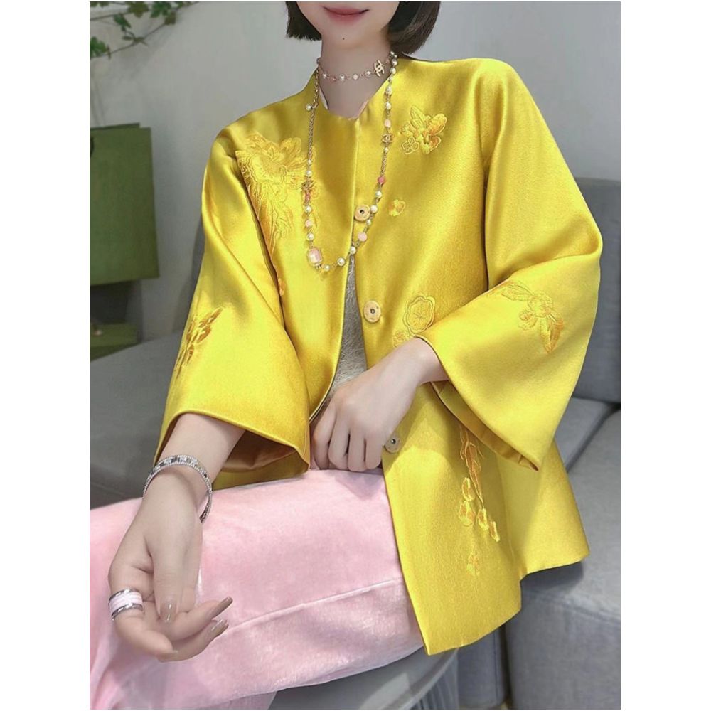 Top tier brand discounts high end new models with flared sleeves silk wool outerwear high end embroidered round neck outerwear for women image 0
