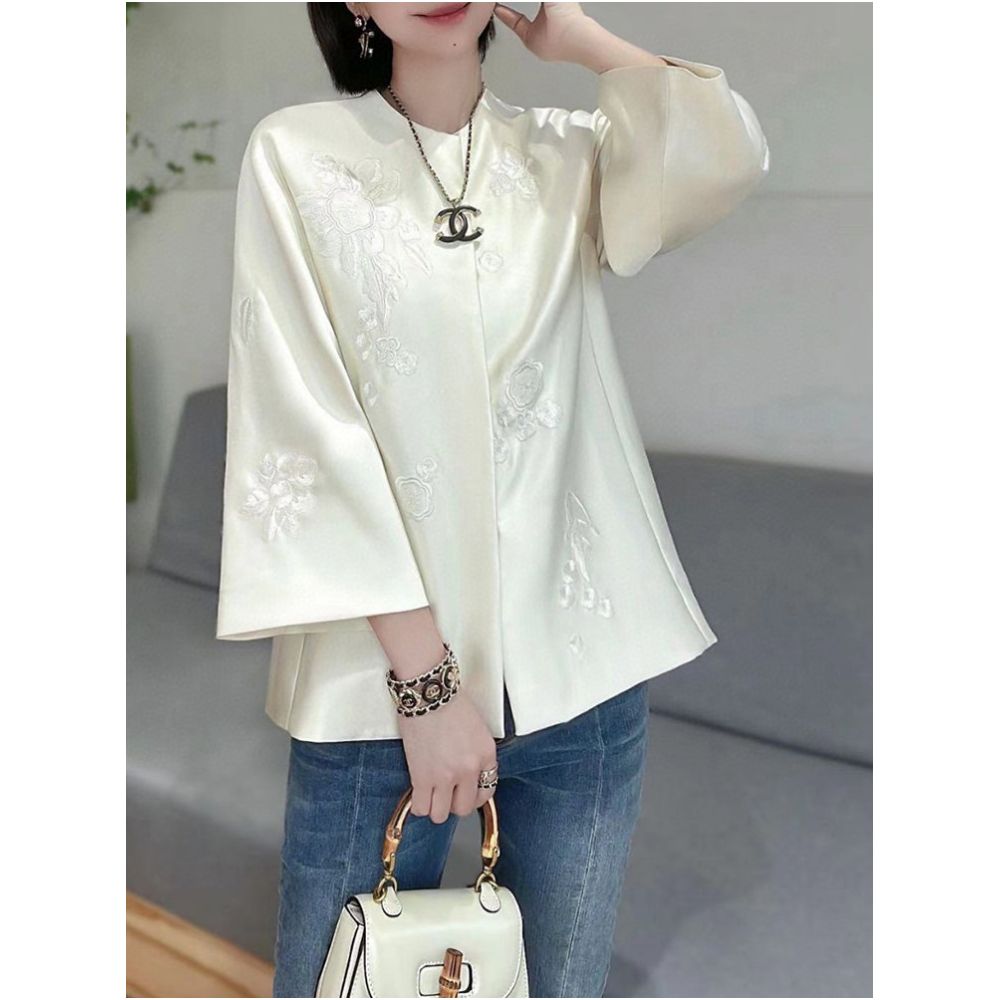 Top tier brand discounts high end new models with flared sleeves silk wool outerwear high end embroidered round neck outerwear for women image 3