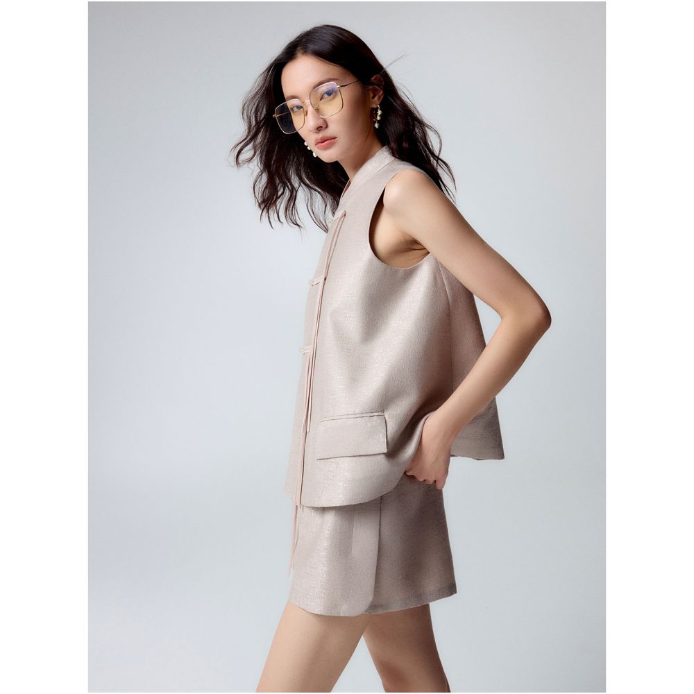 MR 99 Yueran Freeze Frame New Chinese style flowing gold silk linen jade ribbon buckle vest shorts set image 3