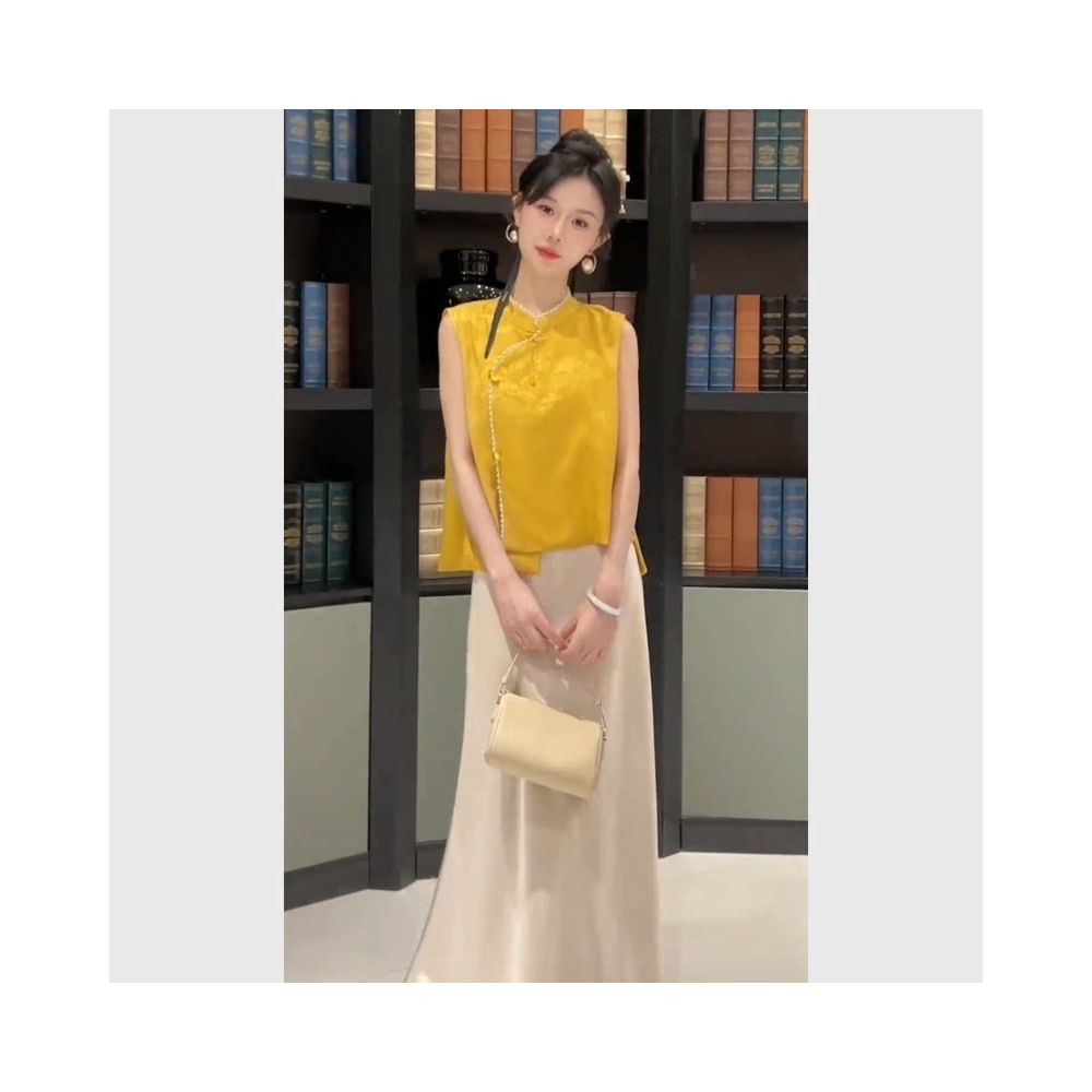 New Chinese style women s yellow sleeveless shirt for summer 2025 a unique and beautiful two piece set of summer dresses image 1