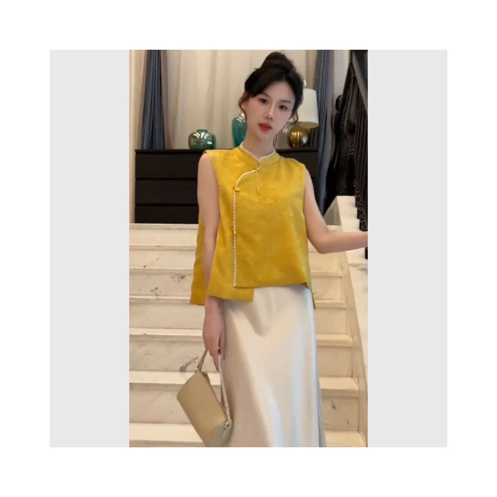 New Chinese style women s yellow sleeveless shirt for summer 2025 a unique and beautiful two piece set of summer dresses image 2