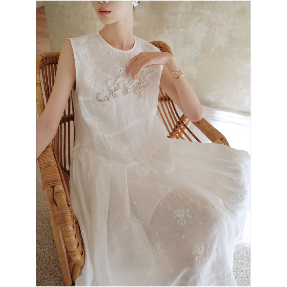 Jiaqi Ruixi 100 linen embroidery heavy duty nail bead three dimensional European embroidery temperament girl sleeveless elegant dress image 2