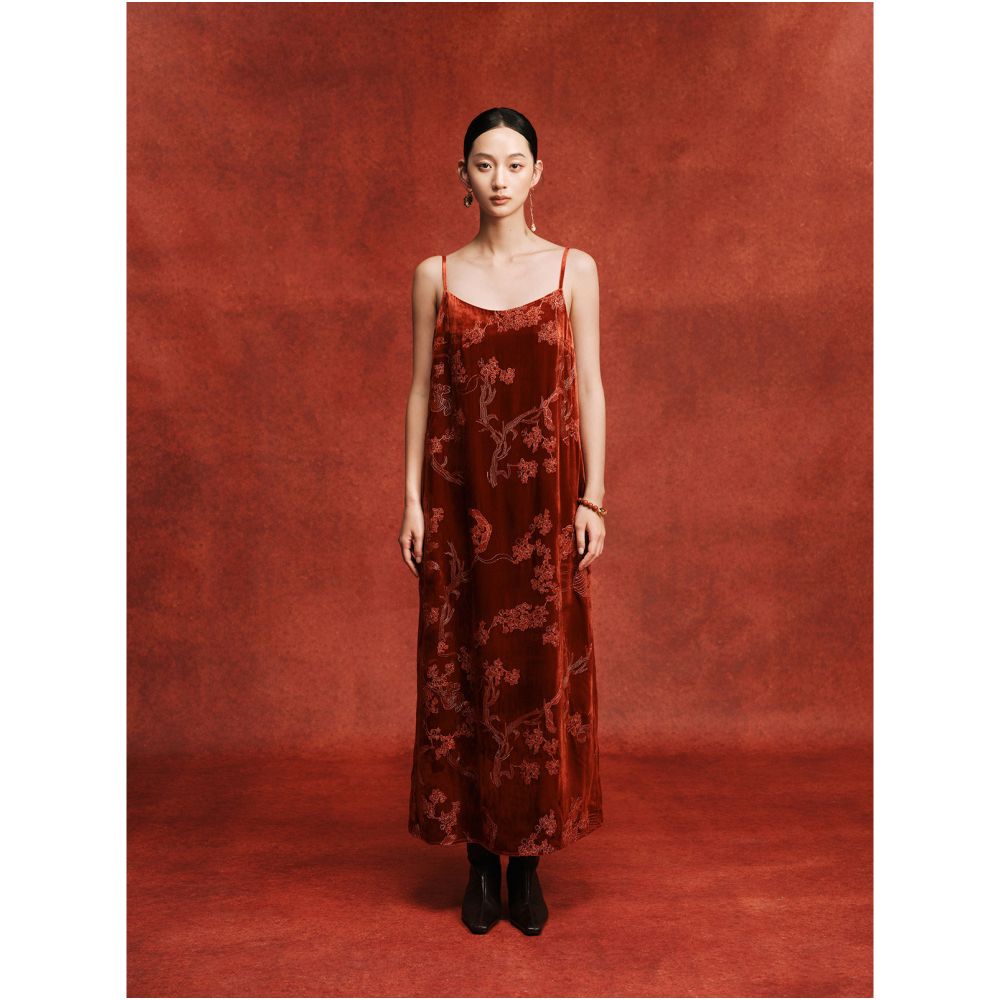 Nian Twelve will drink embroider silk velvet suspender skirt new Chinese style loose temperament Chinese red dress image 1