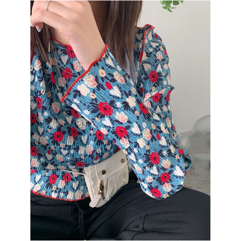 2025 autumn and winter new Korean fashion retro floral fungus edge base shirt for women Korean slim fit long sleeved top image 0