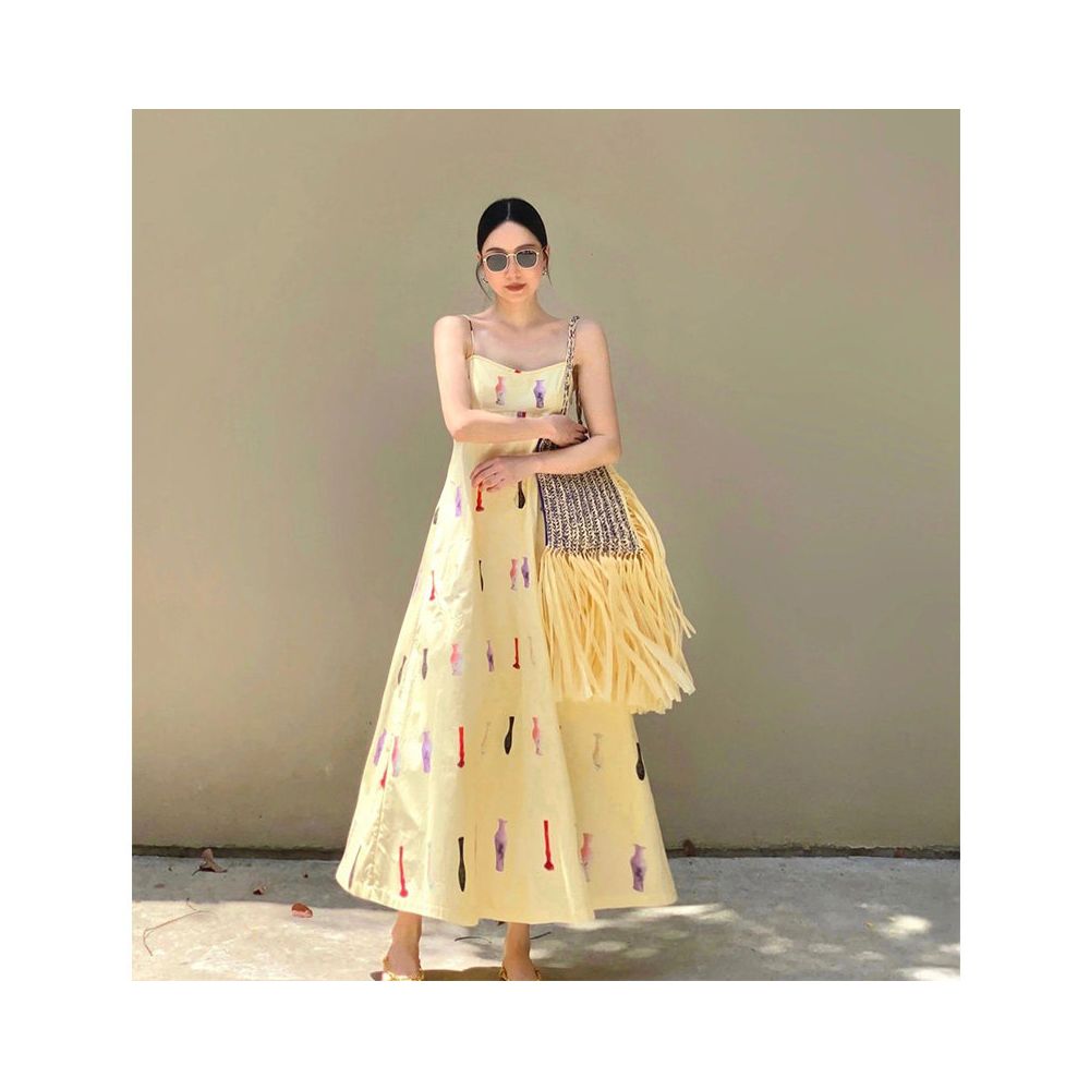 2024 Summer New Retro French Printed Dress with High Grade Western Style and Bareback Strap Design image 1
