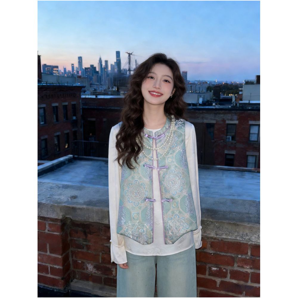 New Chinese style blue delicate jacquard round neck elegant vest for women 2026 spring collection traditional Chinese style gentle color blocked button vest image 1