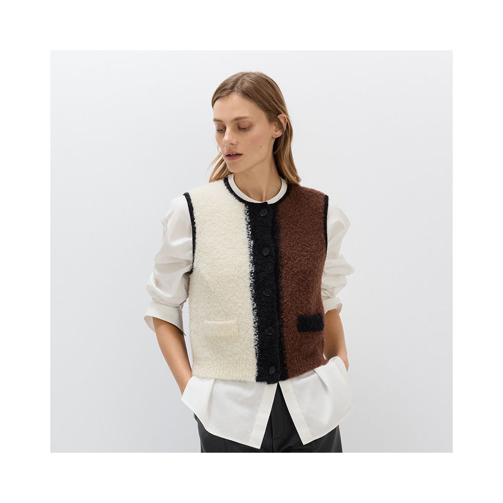 ASAYA6493 – Heritage Colorblock Knit Vest 🤎🖤