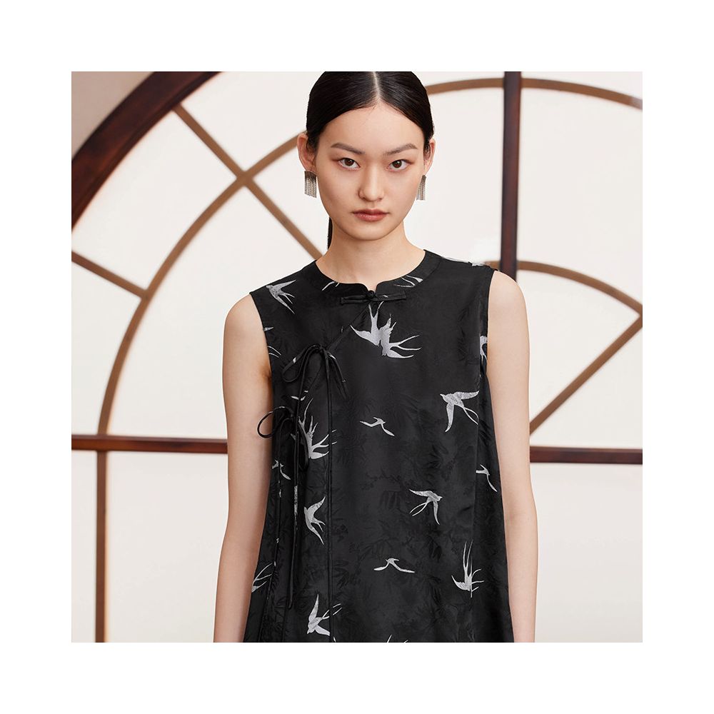 Ruyi Lianyun summer outfit new standing collar slanted collar lace up sleeveless shirt women s new Chinese style retro jacquard top image 4