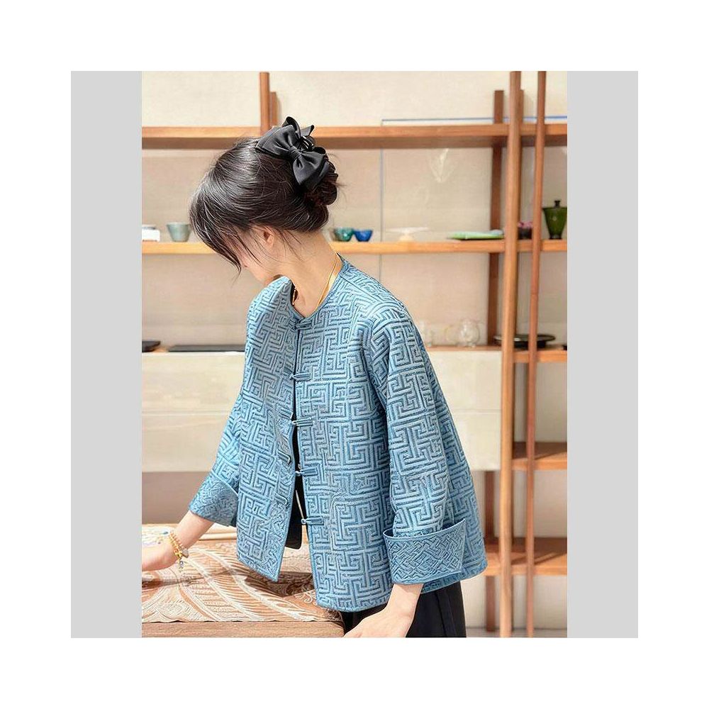 New Chinese style Chinese style super beautiful early winter jacket 2025 autumn and winter new style this year s popular explosive retro top for women image 1