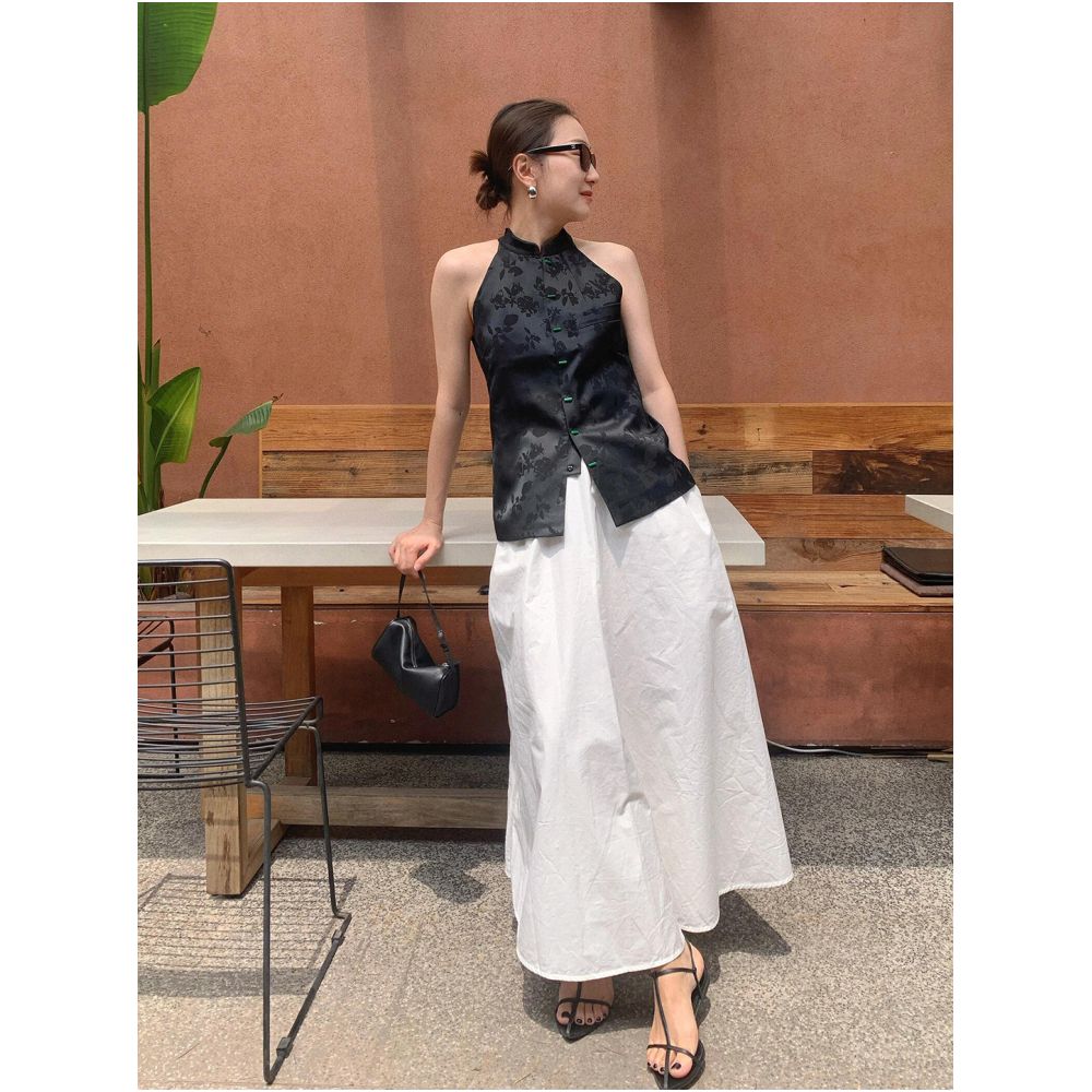 Exquisite New Chinese Style Stand Collar Cheongsam Top for Women 2025 Summer High End Black Jacquard Sleeveless Button Down Blouse image 0