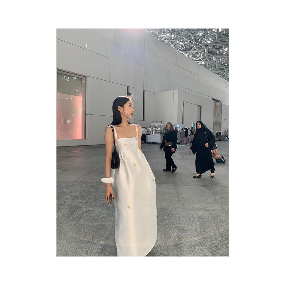 ASAYA6766 – Daisy Whisper Satin Maxi Dress 🌼🤍