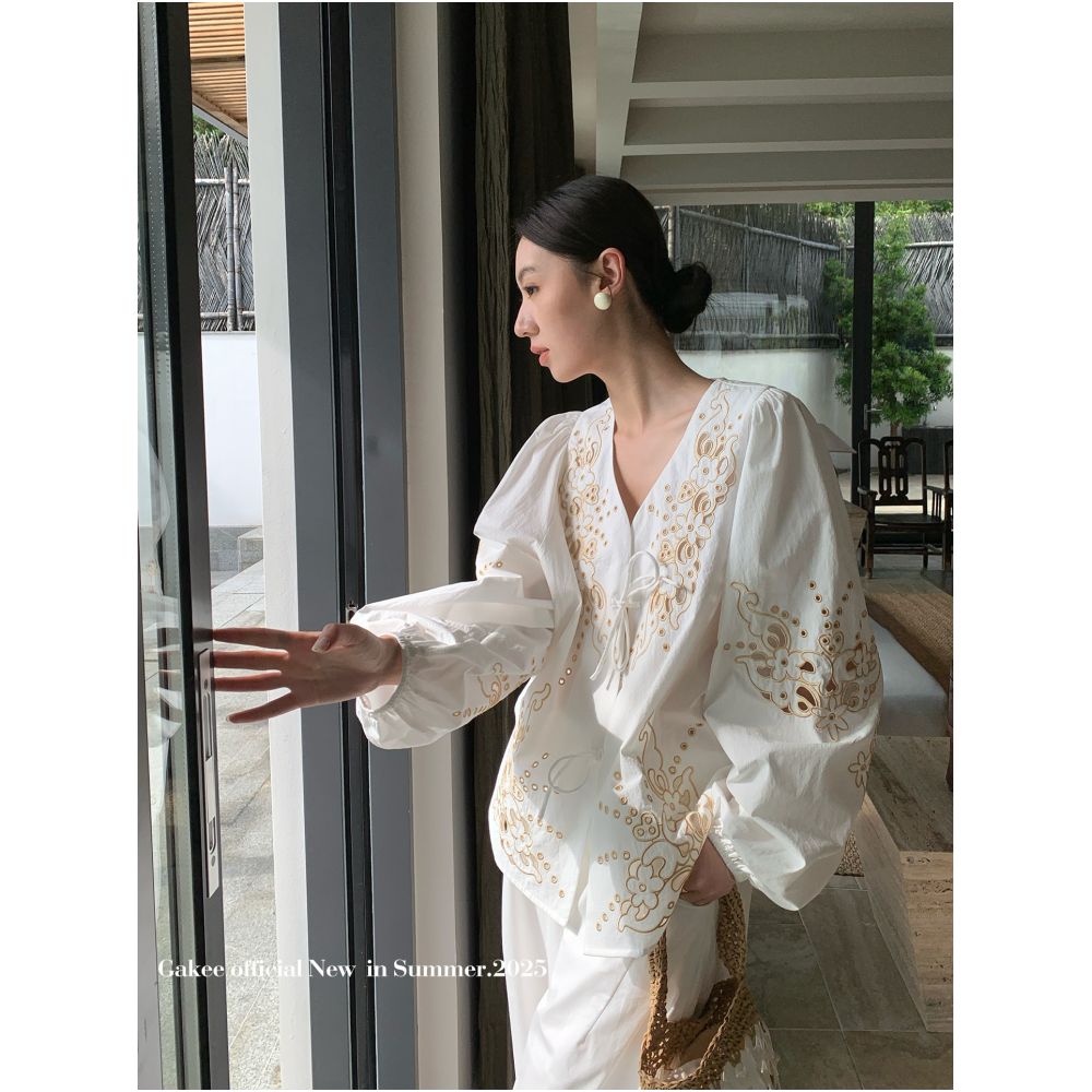 Gakee official French style white long sleeved shirt for women new autumn style high end slimming embroidered shirt image 2