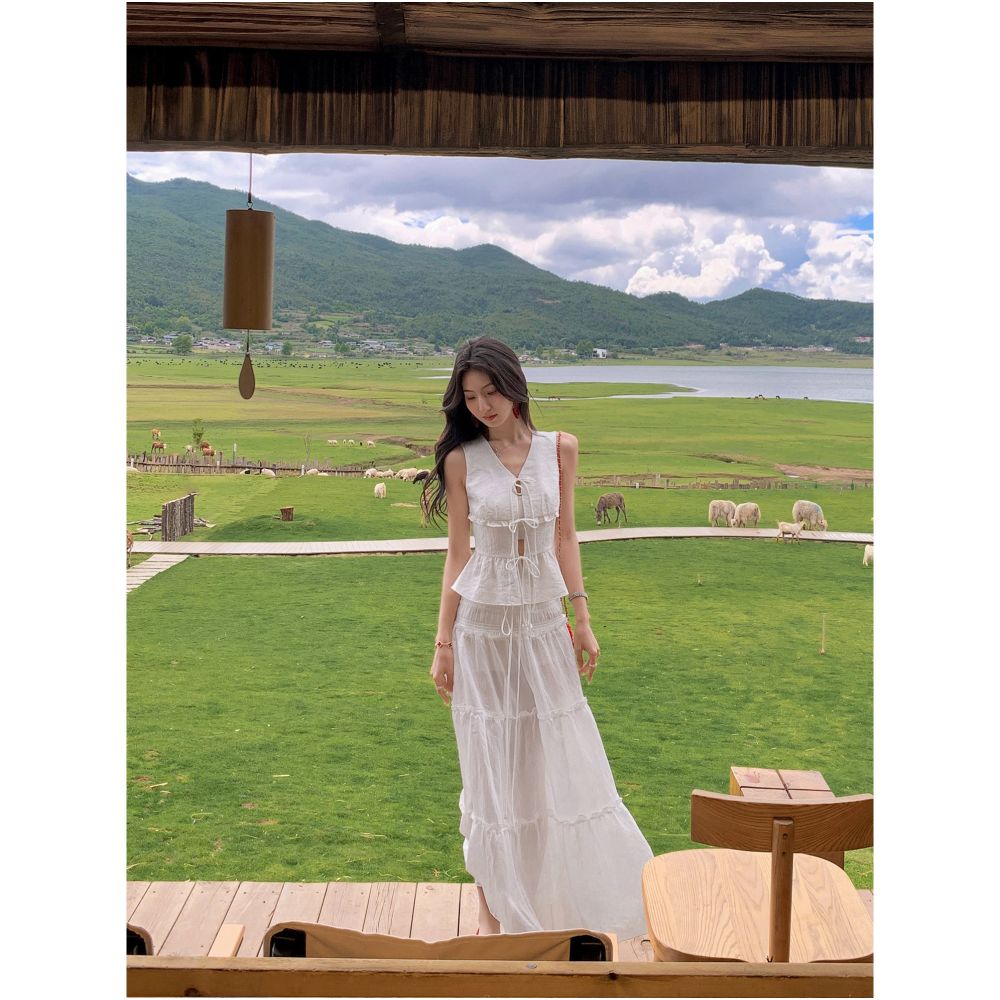 MULVAN Southern France Holiday Lyocell Lace Trim Vest Set for Women White Cake Skirt Set image 0
