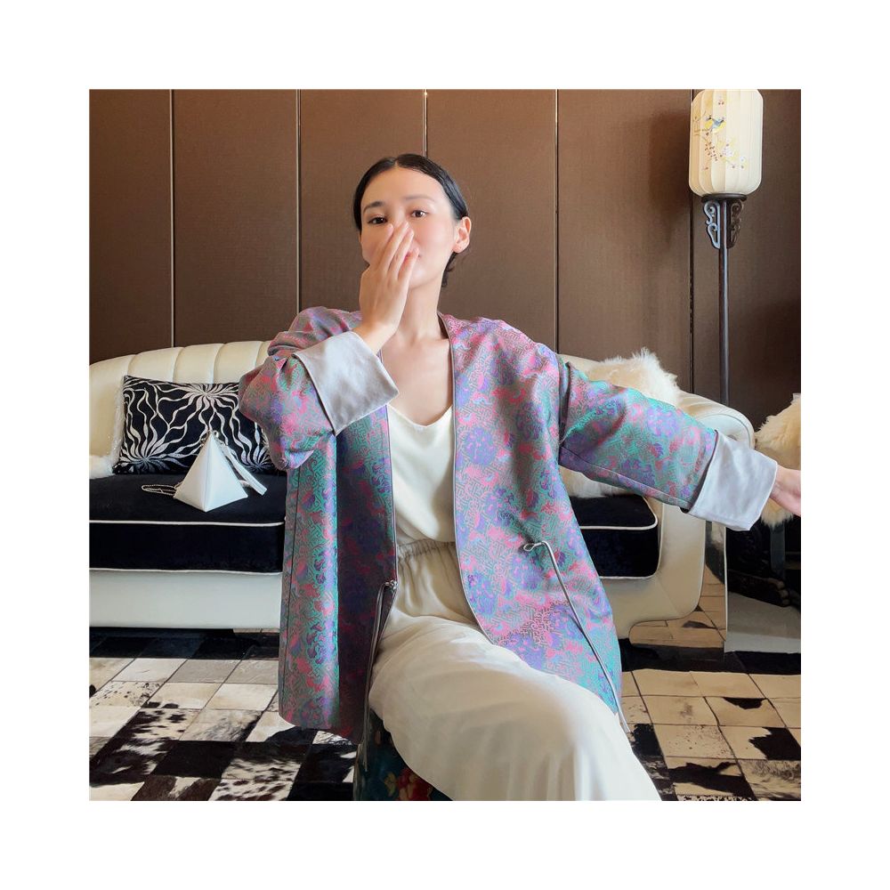 Yang Mi s same style silk Song brocade jacket new Chinese style gilded contrasting color top V neck tassel buckle women s short jacket mulberry silk blend image 1