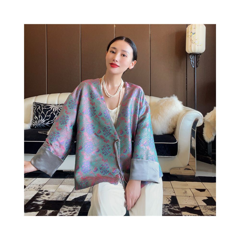 Yang Mi s same style silk Song brocade jacket new Chinese style gilded contrasting color top V neck tassel buckle women s short jacket mulberry silk blend image 2