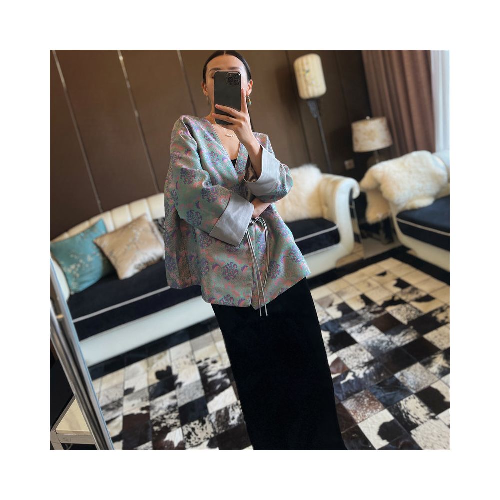 Yang Mi s same style silk Song brocade jacket new Chinese style gilded contrasting color top V neck tassel buckle women s short jacket mulberry silk blend image 3