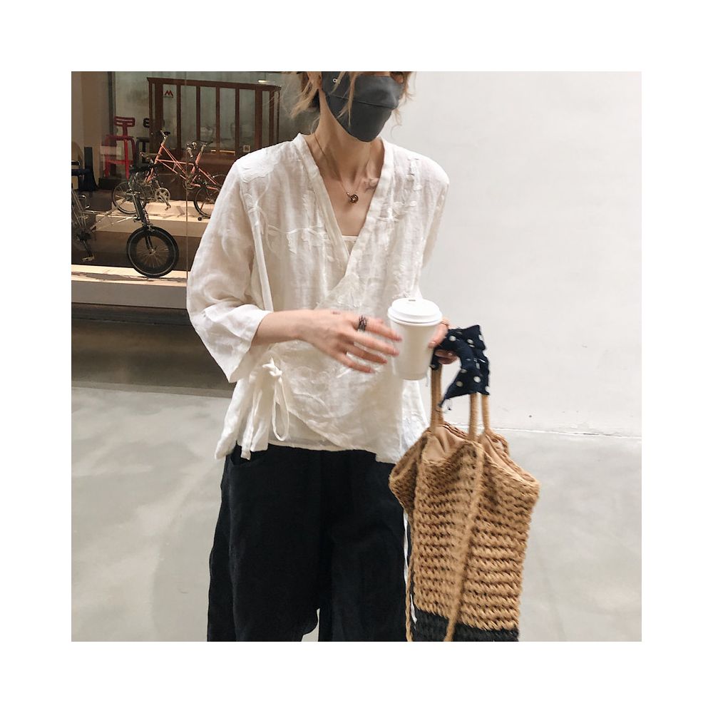 ASAYA6880 – Fleur Étoile Embroidered Linen Blouse ✨🤍