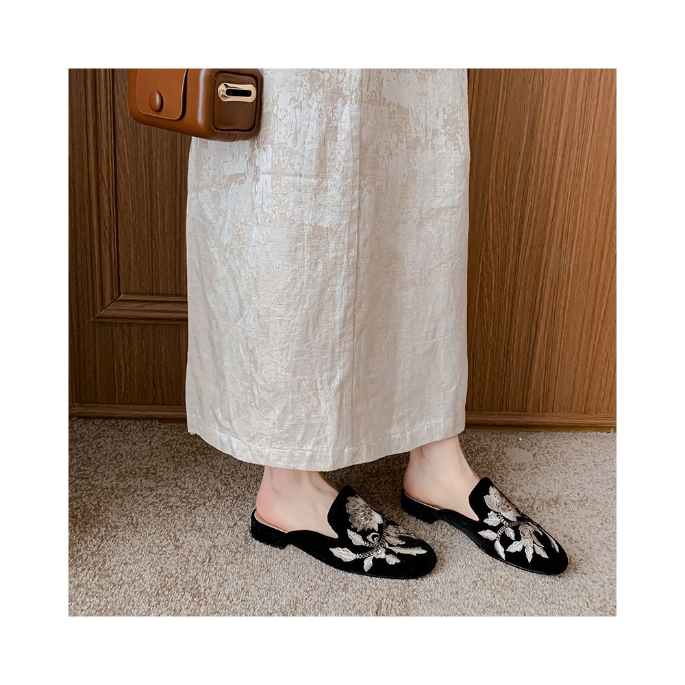 ASAYA6916 – Imperial Blossom Mules 🖤🌸✨