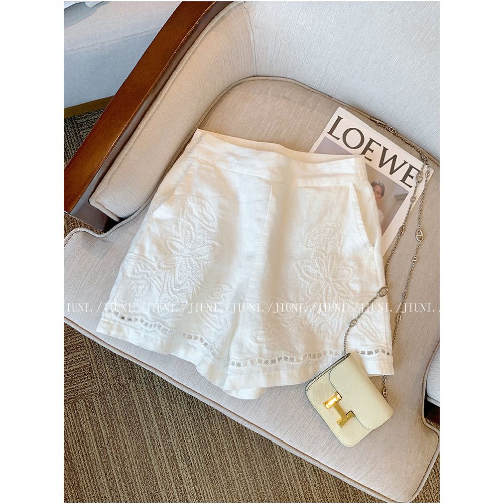 ASAYA7015 – Ivory Bloom Embroidered Shorts 🤍🌿✨