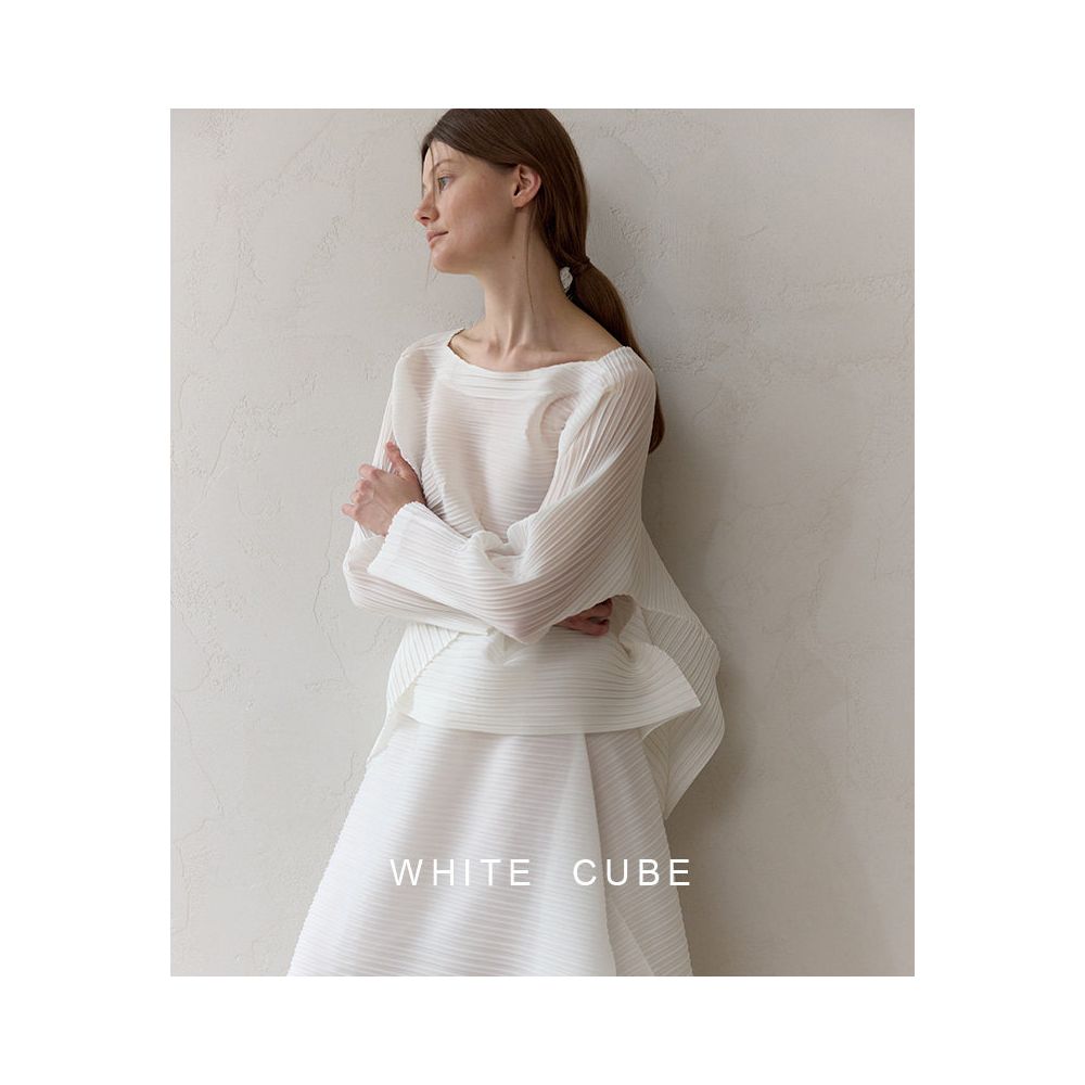 ASAYA7033 – White Cube Sculptural Pleats Top 🤍✨🕊️