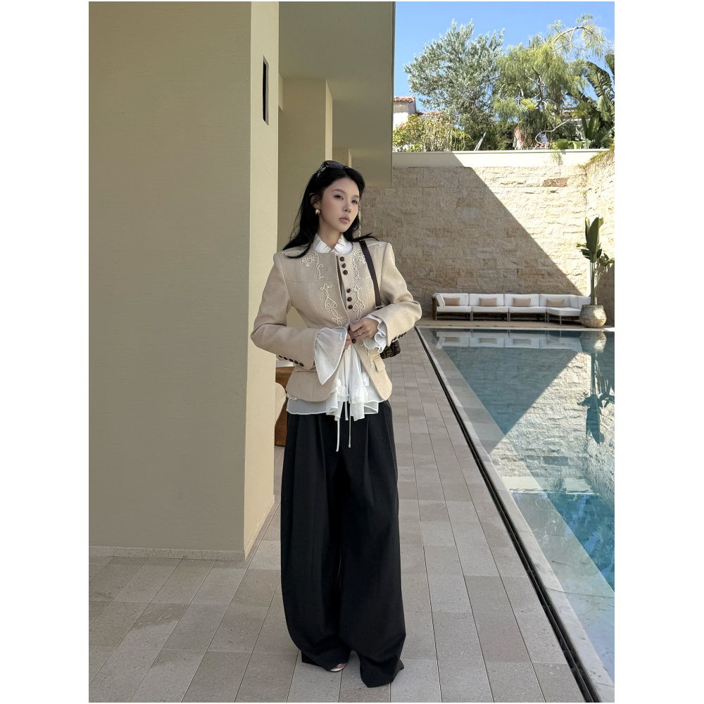 Hydrae Xi1Ying Apricot New Chinese Style Embroidered Suit Jacket for Women Retro Textured Short Round Neck image 2