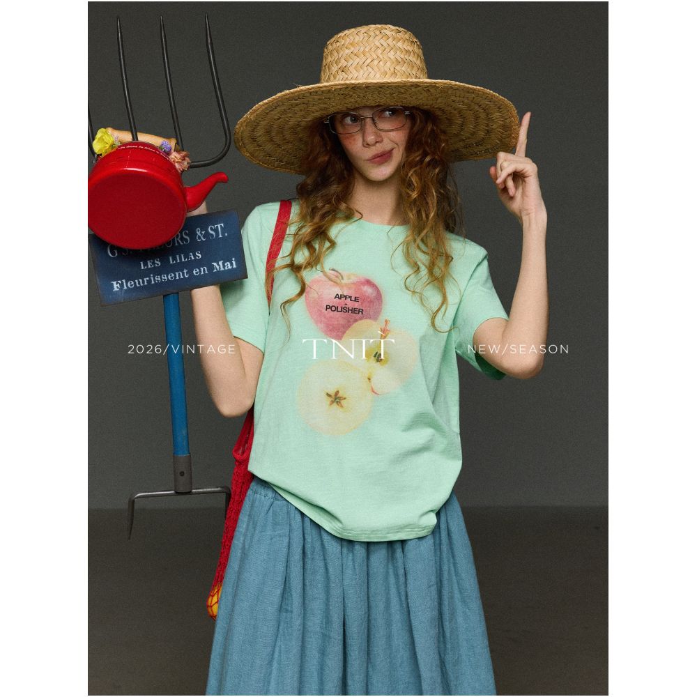 ASAYA7085 – Apple Orchard Graphic Tee 🍎🌿