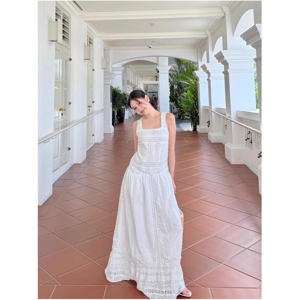 1S Heavy duty hollowed out embroidered halter top dress artistic style perfect for exhibitions white vacation style photogenic beach dress image 0