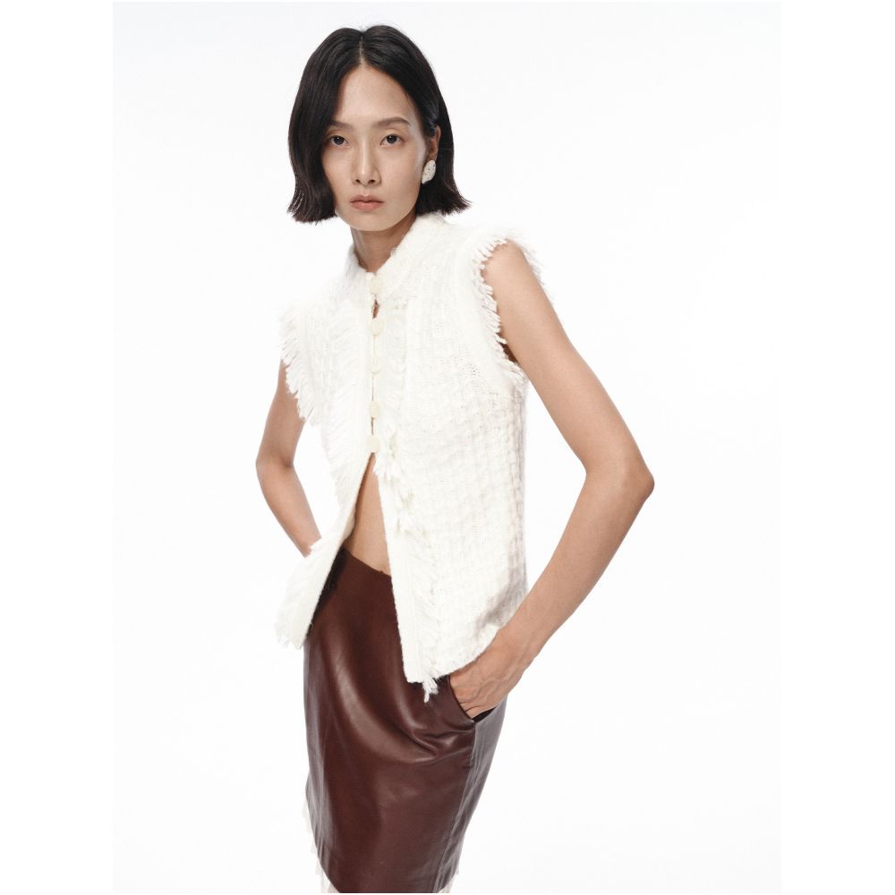 Arriving Arrive Versatile White Knitted Fringe Crew Neck Vest Sleeveless Cardigan Top for Spring and Autumn image 2
