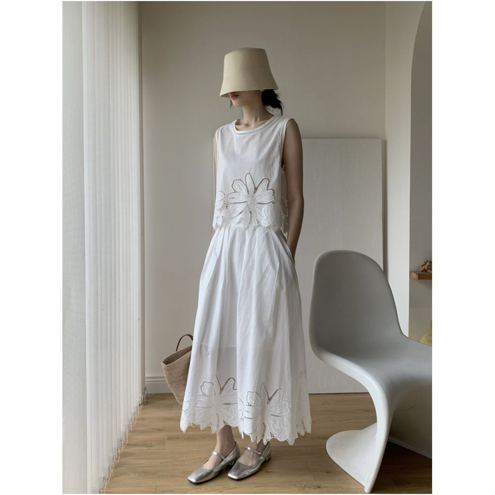 AoWen 2026 Summer French style hollowed out floral embroidered round neck sleeveless vest high waisted elastic skirt two piece set image 1