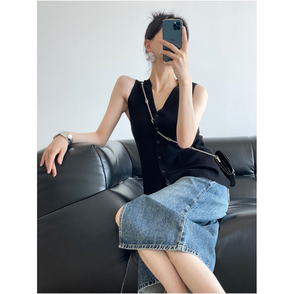 Limited quantity of original export stock to Japan Summer French V neck sleeveless knitted vest cardigan luxurious women s vest top image 1