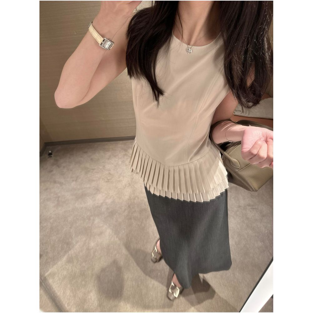 2ND STUDIOS French style pleated top a unique and sweet style for summer 2026 image 0