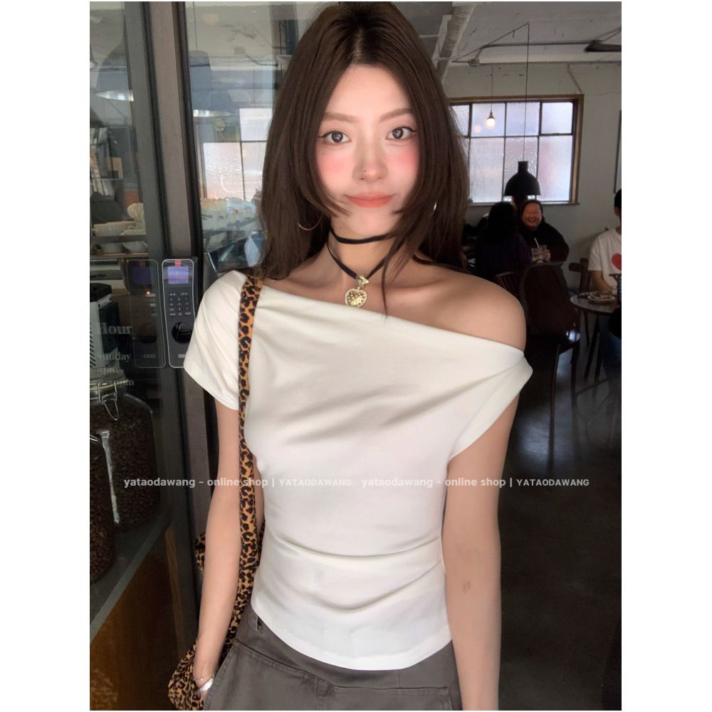 ASAYA7225 – Luna Drape One-Shoulder Top 🤍🖤✨