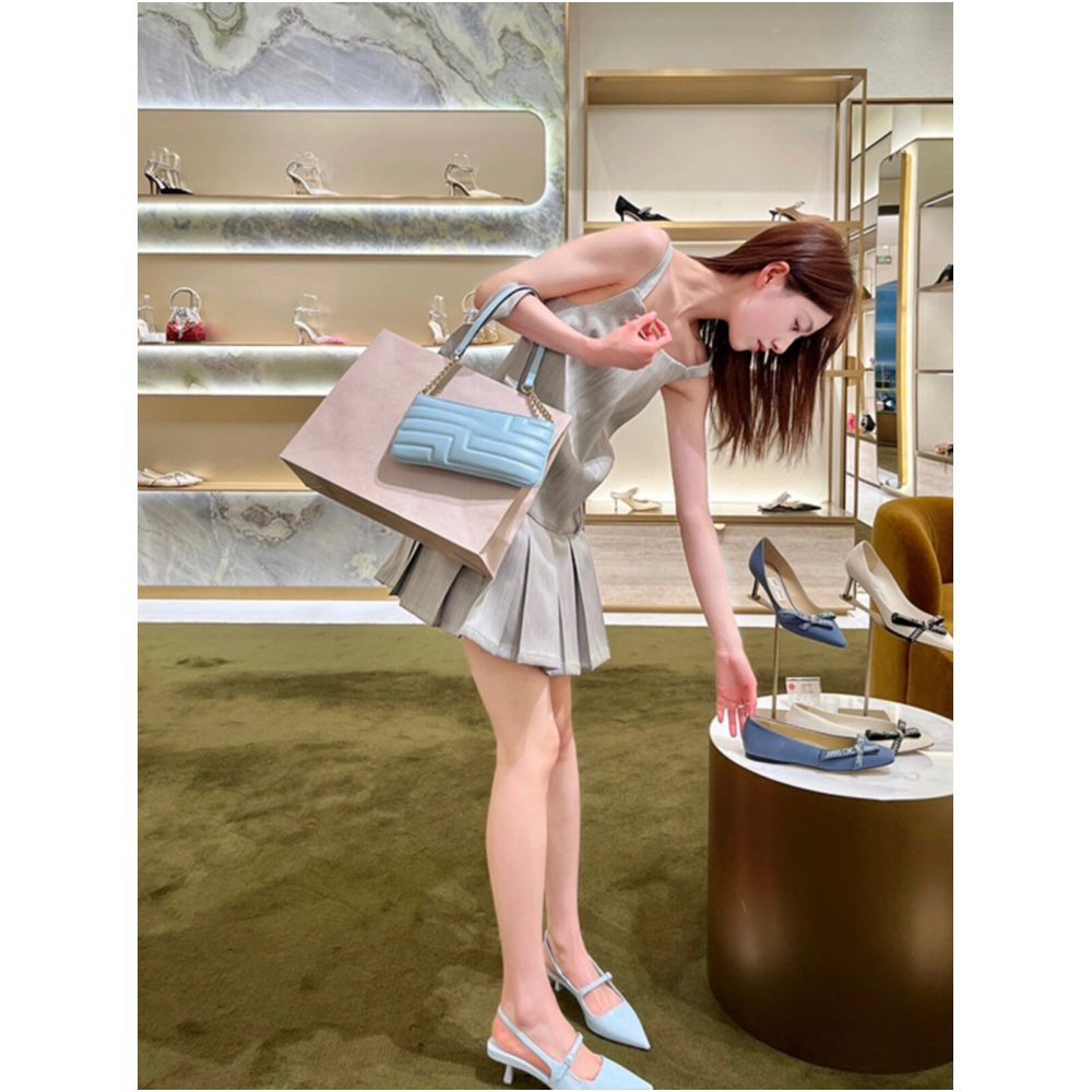 Elegant and unique women s dress 2024 summer light luxury design waist cinching and slimming pleated suspender skirt two piece set image 2